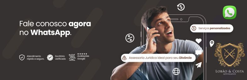 Advogado do escritório Lobão & Costa Advogados orientando clientes sobre o divórcio em cartório.